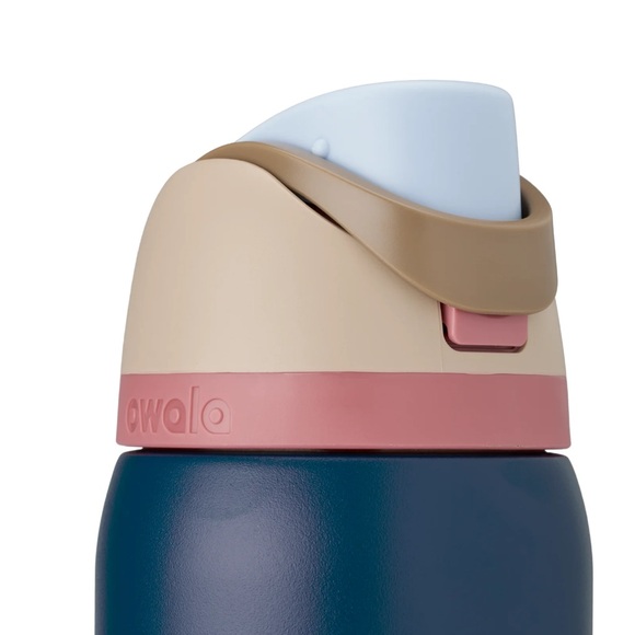 Owala 32 oz Freesip Stainless Steel Bottle color is Sleepy Skies - Picture 3 of 13